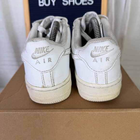 Nike AF1 Triple White Sneakers Size 5.5Y / Womens Size 7 Shoes - Picture 4 of 9